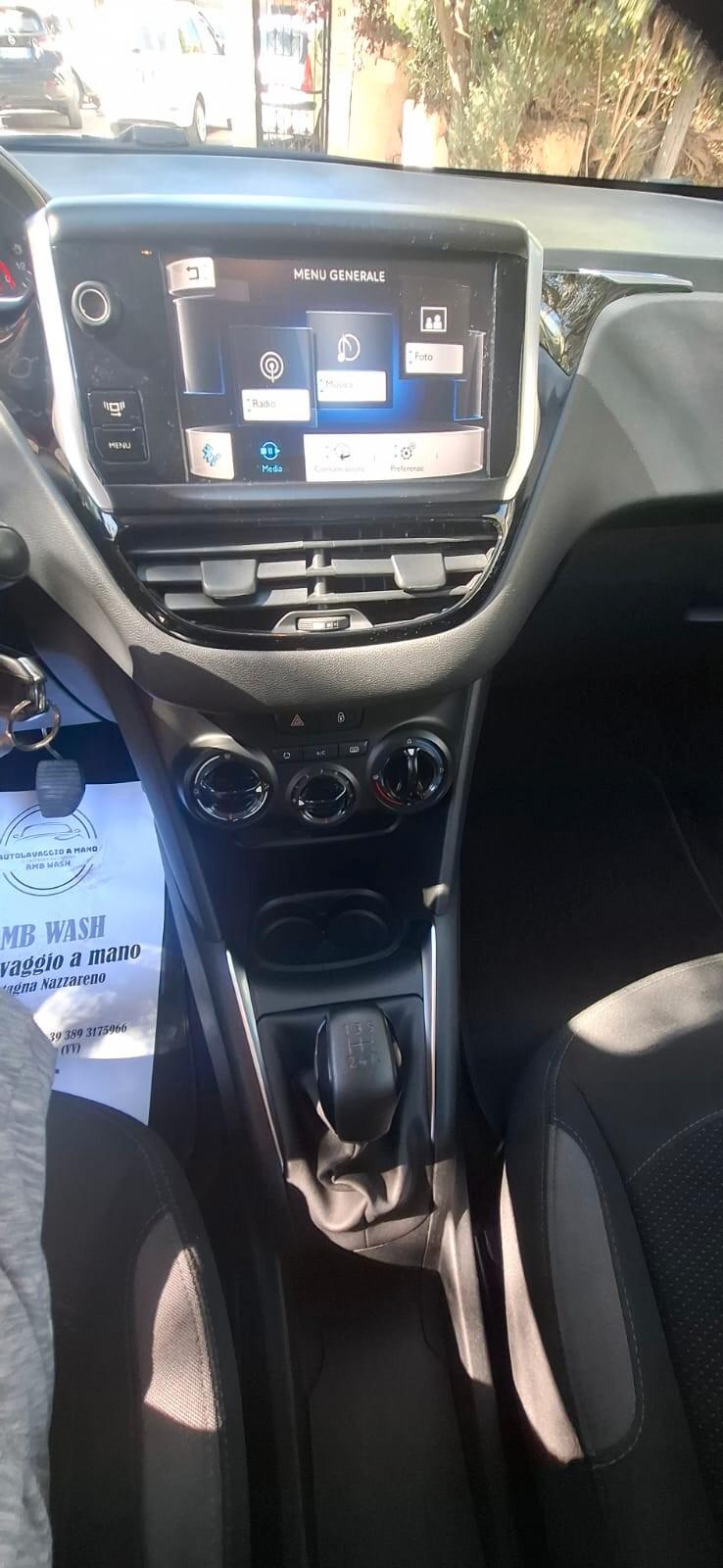 Peugeot 208 1.2 82 CV Allure Motore nuovo