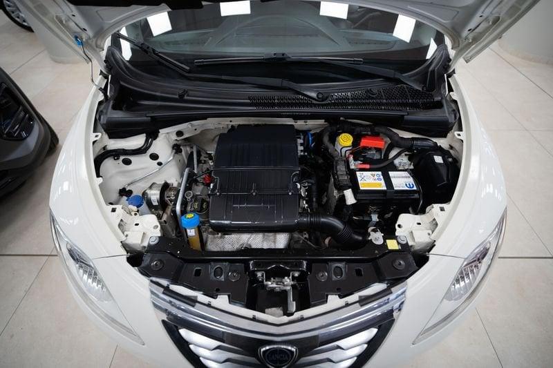 Lancia Ypsilon 1.2 8v Silver s&s 69cv E6