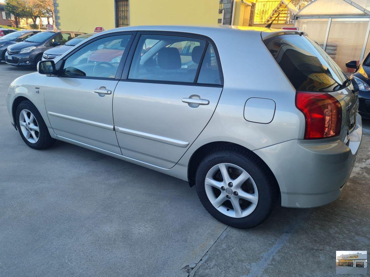 TOYOTA Corolla 1.4 D-4D M-MT-Automatica