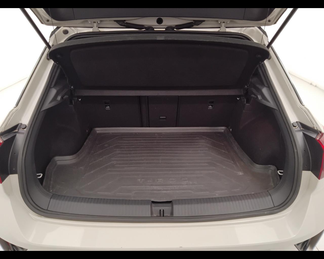 VOLKSWAGEN T-Roc I 2022 - T-Roc 1.0 tsi R-Line 110cv