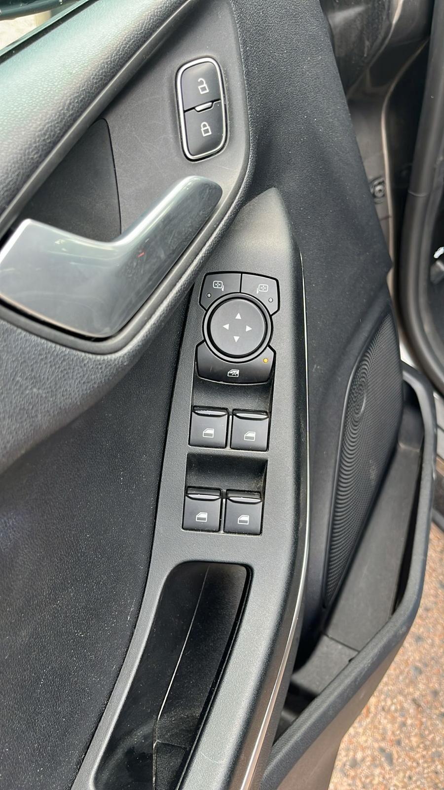 FORD FIESTA GARANTITA 12 MESI