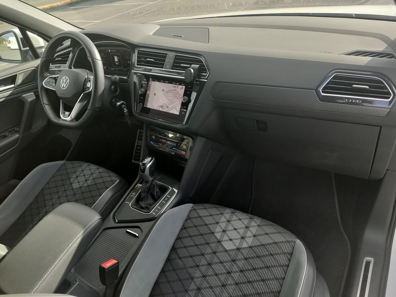 VOLKSWAGEN Tiguan R-Line 150cv Automatica