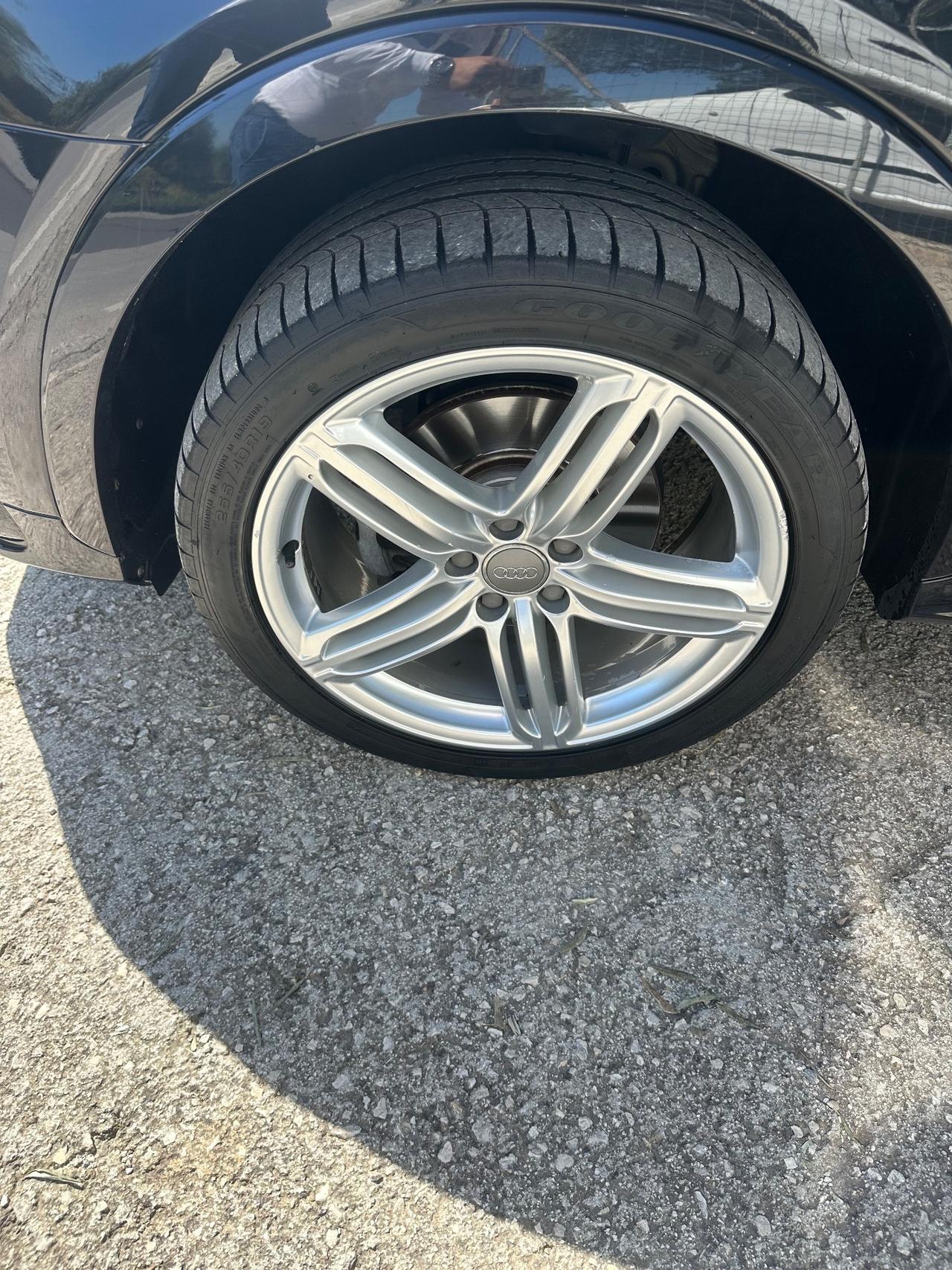 Audi Q3 2.0 TDI S Line 140 cavalli