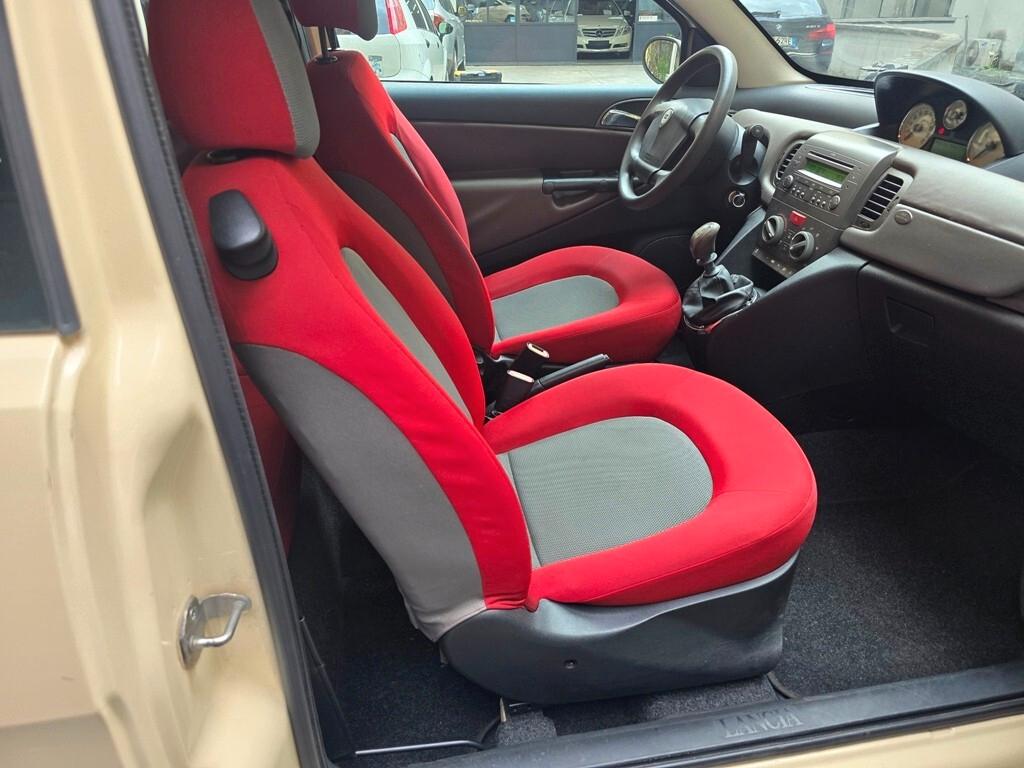 Lancia Ypsilon 1.2 Argento