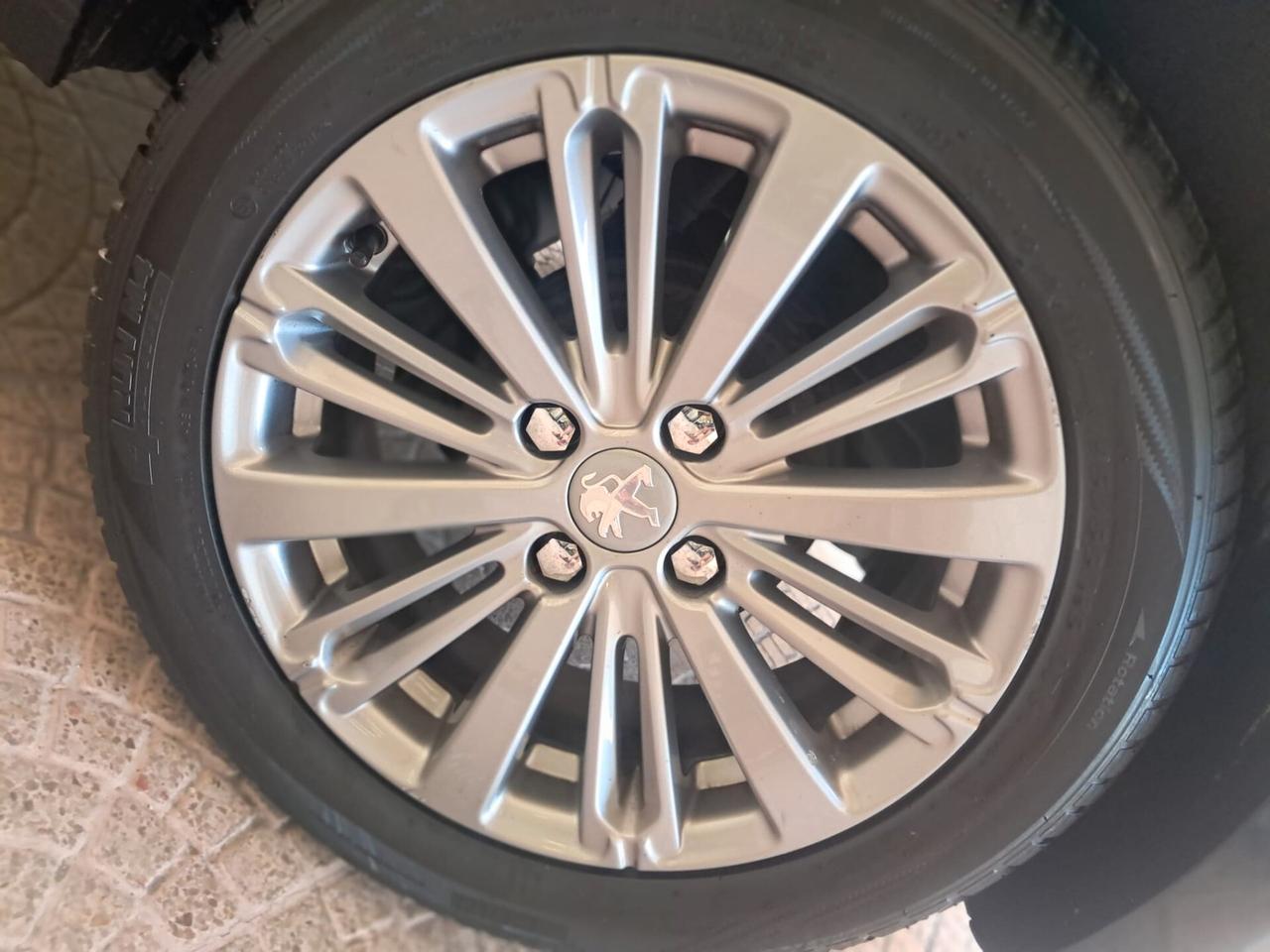 PEUGEOT 208 1.6 HDI Diesel 75 CV-NEOPATENTATI-Euro6990-