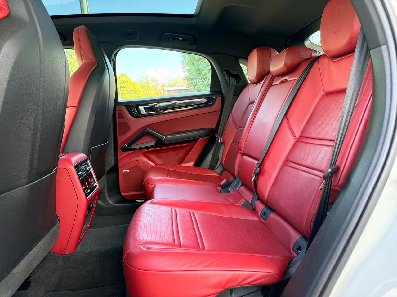 Porsche Cayenne Coupé 3.0 V6 limited edition in garanzia