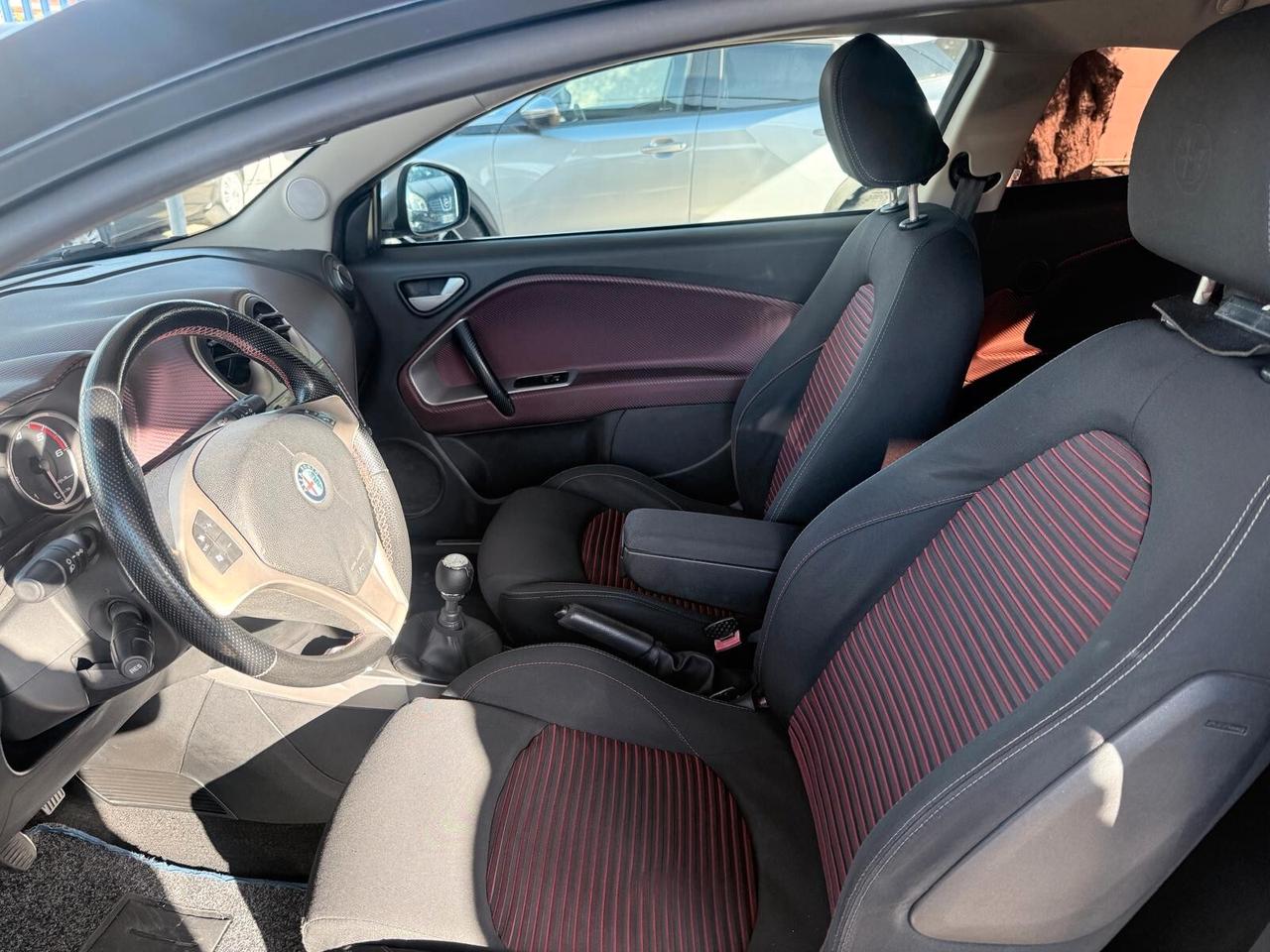 Alfa Romeo MiTo 1.6 JTDm-2 S&S Distinctive Sport Pack