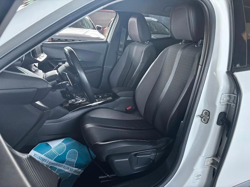 Peugeot 2008 PureTech 130 EAT 8 Allure 60.000KM