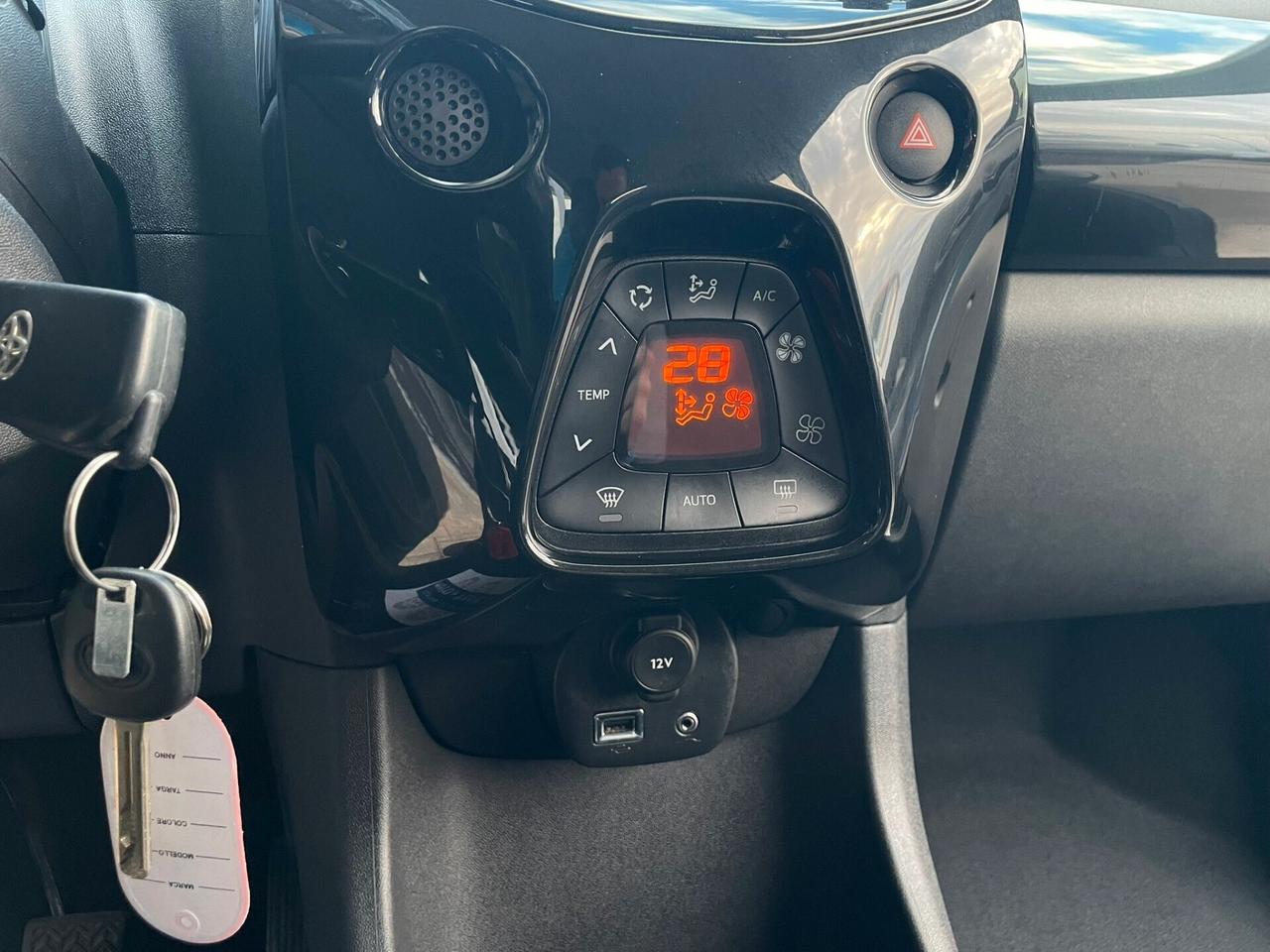 Toyota Aygo 1.0 VVT-i 69 CV 5 porte x-wave