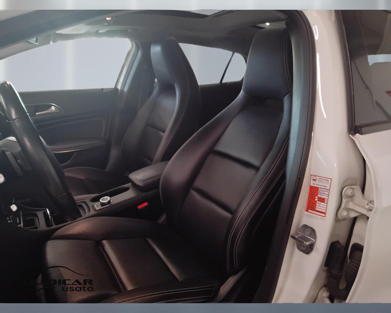Mercedes-Benz GLA-X156 2017 - GLA 180 Night Edition auto
