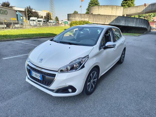 PEUGEOT 208 PureTech 82 5 porte Allure NEOPATENTATI