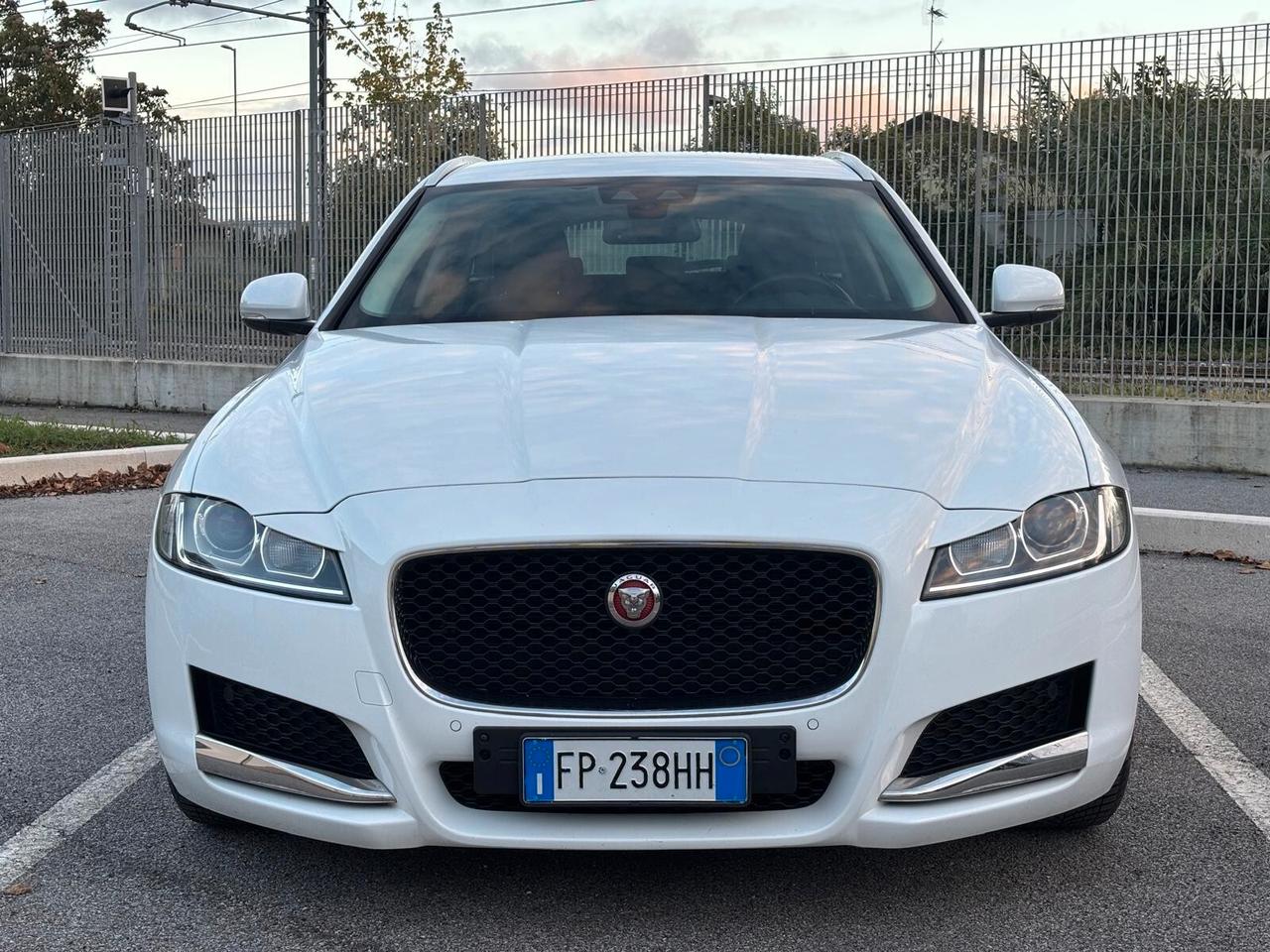 Jaguar XF Sportbrake 2.0 D 180 CV aut. Prestige