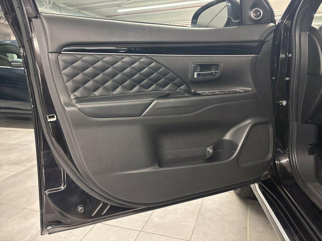 Mitsubishi Outlander 2.4 Mivec PHEV Diamond 4WD CVT