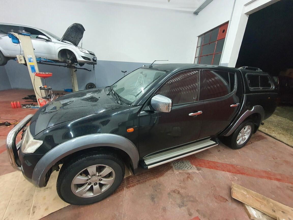 Mitsubishi L200 2.5 DID 178CV Cab. Doppia Intense