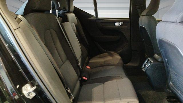 VOLVO XC40 T2 Momentum Pro