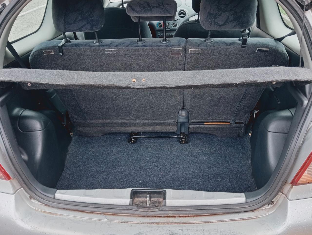 Toyota Yaris 1.0i 16V cat 3 porte Sol
