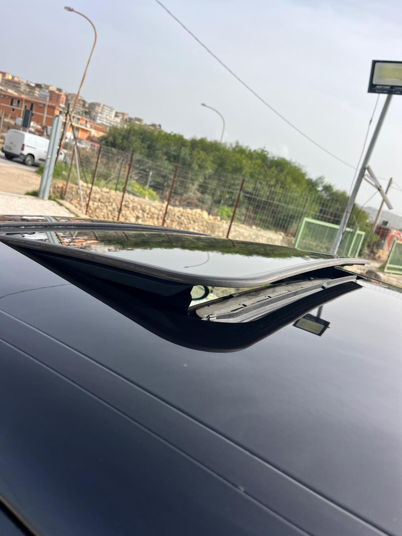 Porsche Panamera tetto apribile