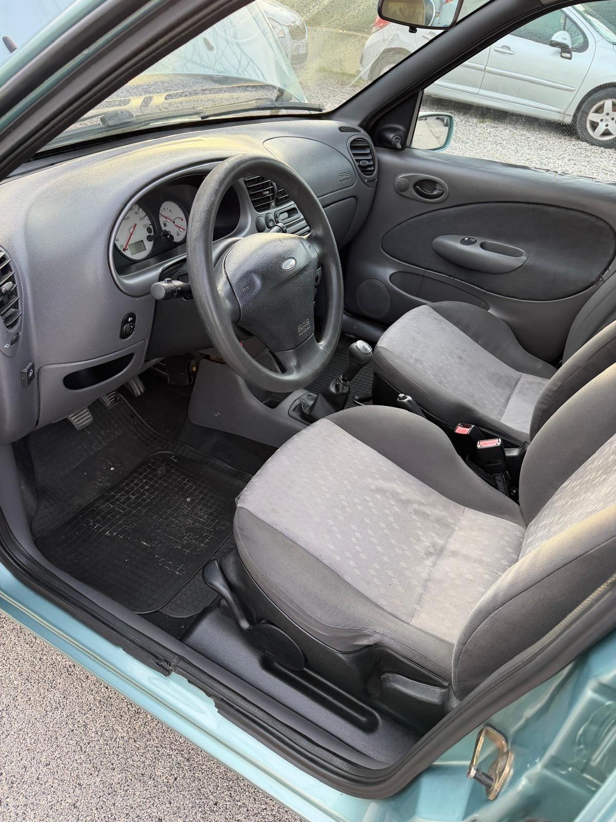 Ford Fiesta 1.2 gpl 2000