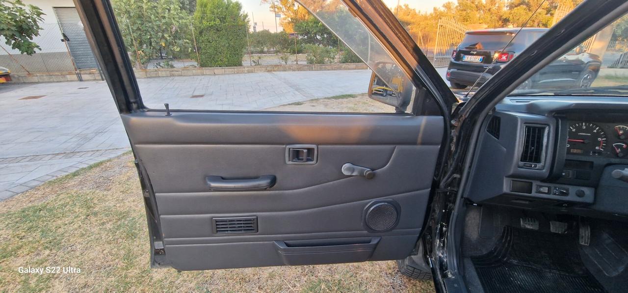 Nissan King Cab 2.5 1992
