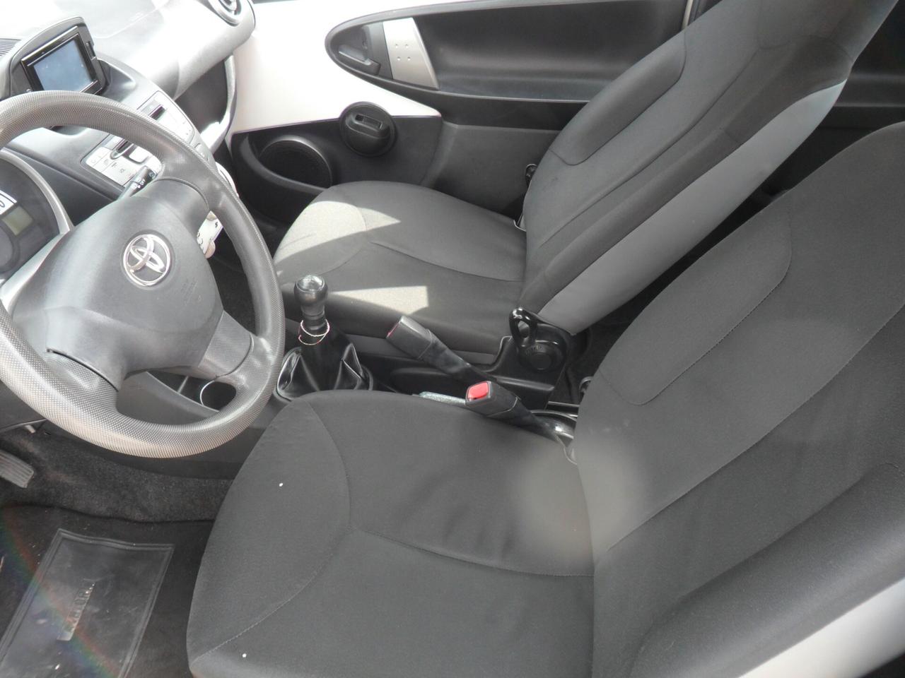 Toyota Aygo 1.0 12V VVT-i 3 porte Active Connect