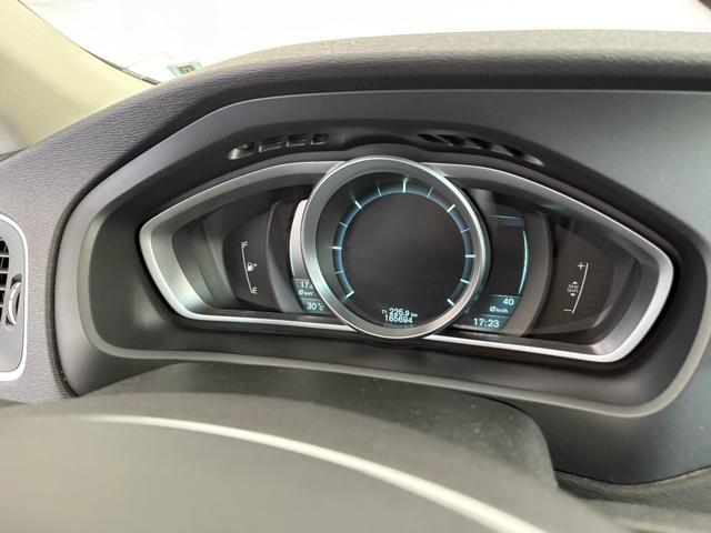 VOLVO V40 Cross Country D2 1.6 Summum