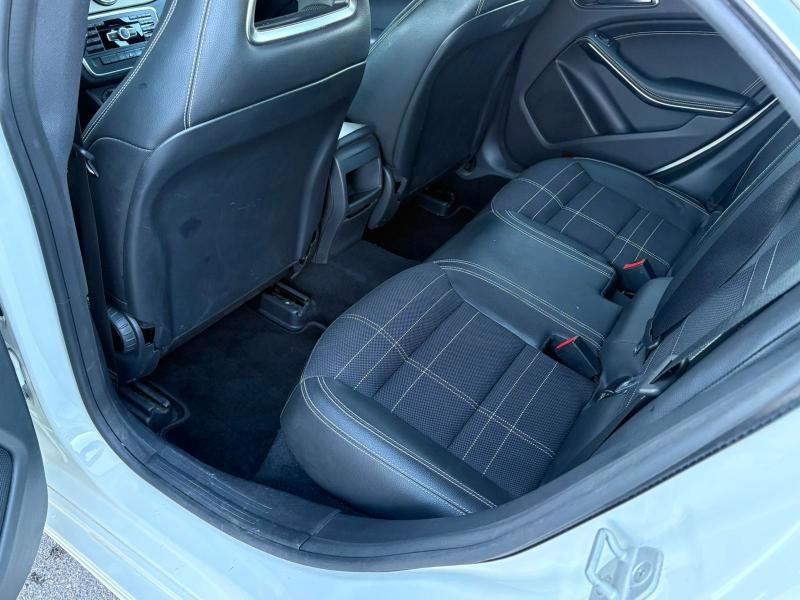 Mercedes CLA Berlina 200 1.8 DIESEL 100 CV cdi Premium