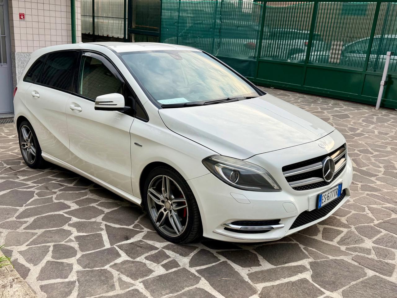 Mercedes-benz B 180 CDI Premium AMG Blueefficiency