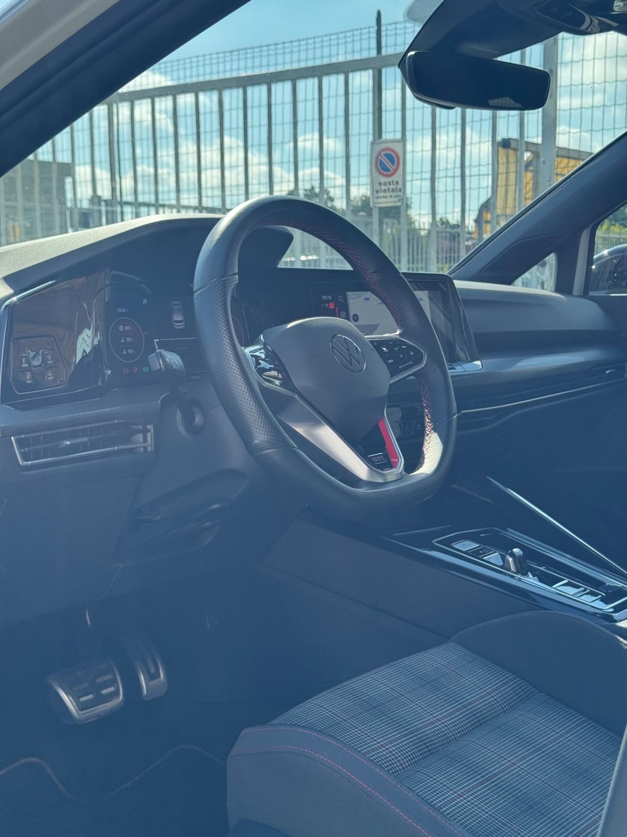 Volkswagen Golf GTI 2.0 TSI DSG