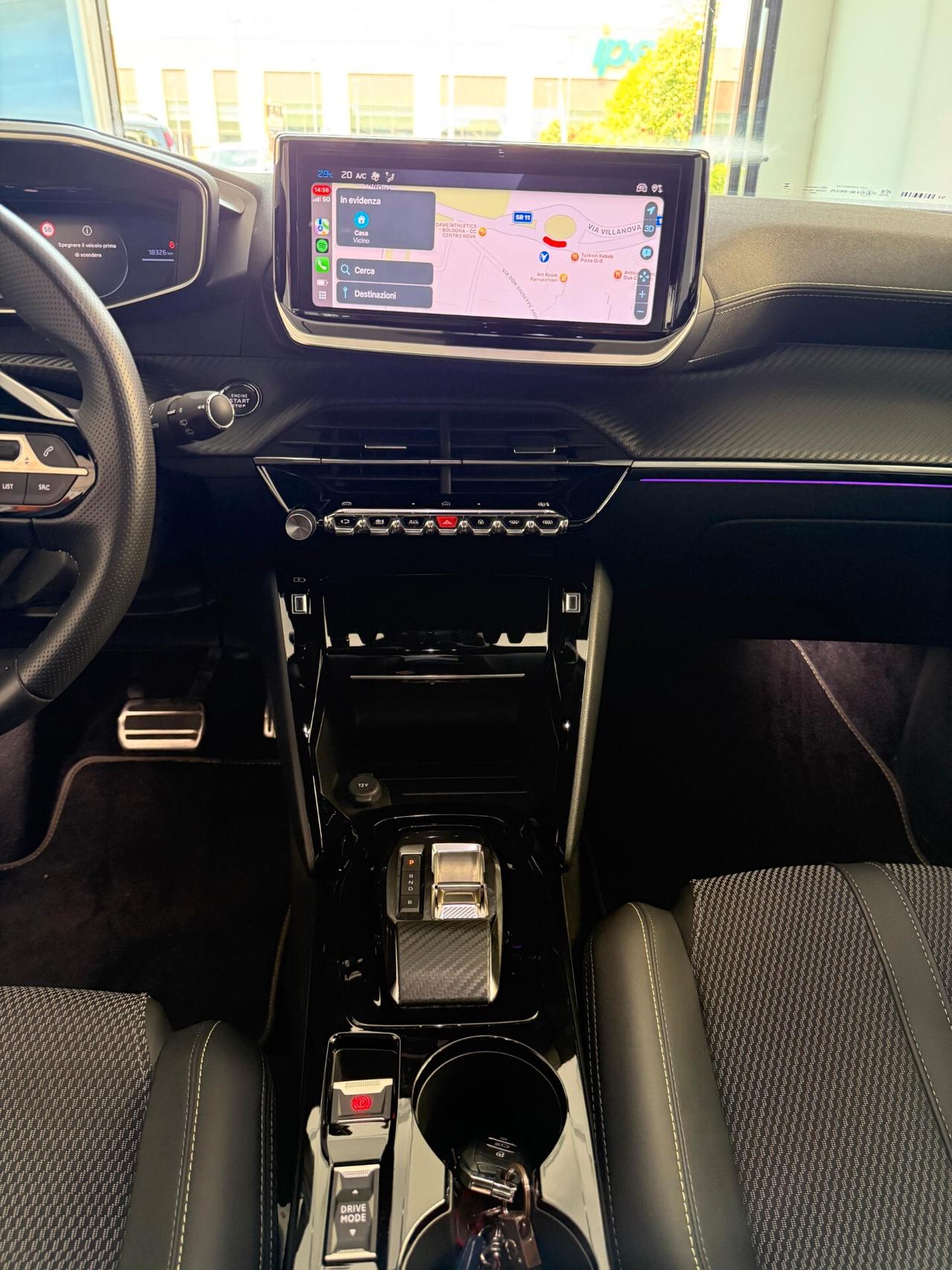 Peugeot 2008 motore elettrico 156 CV GT