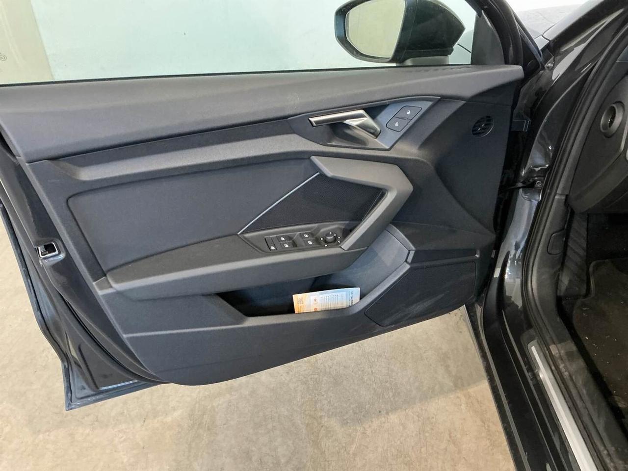 Audi A3 sportback 35 TDI S tronic / PELLE / CAMERA / NAVI
