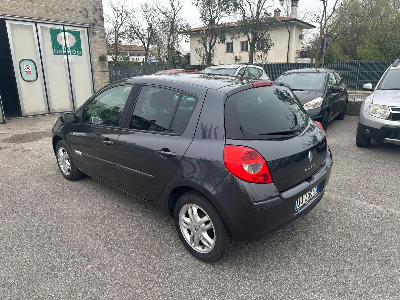 Renault Clio 1.2 5p. Rip Curl - 130.000km Neopatentati