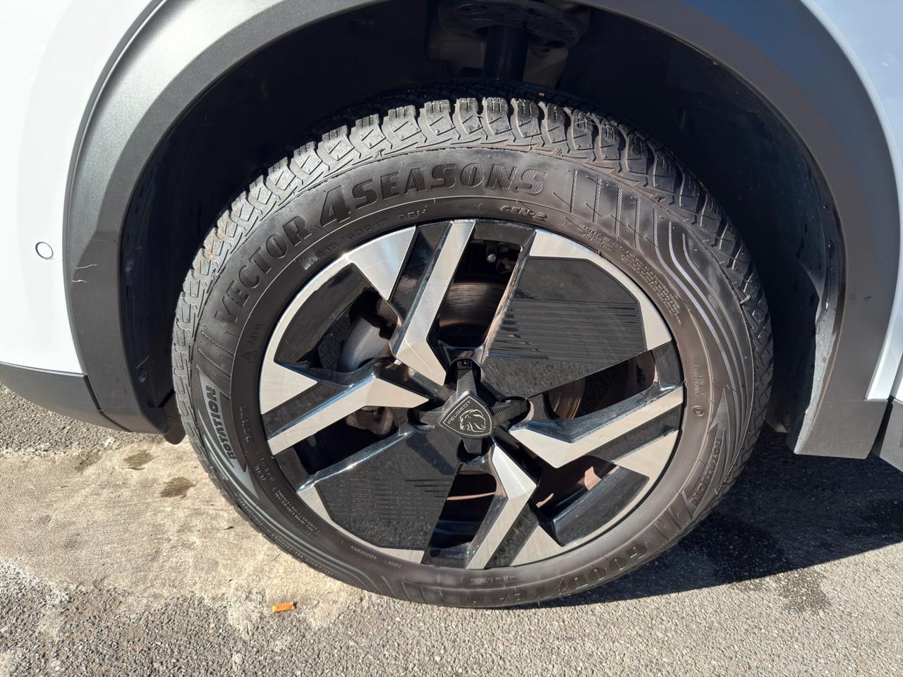 Peugeot 2008 PureTech 130 S&S EAT8 GT