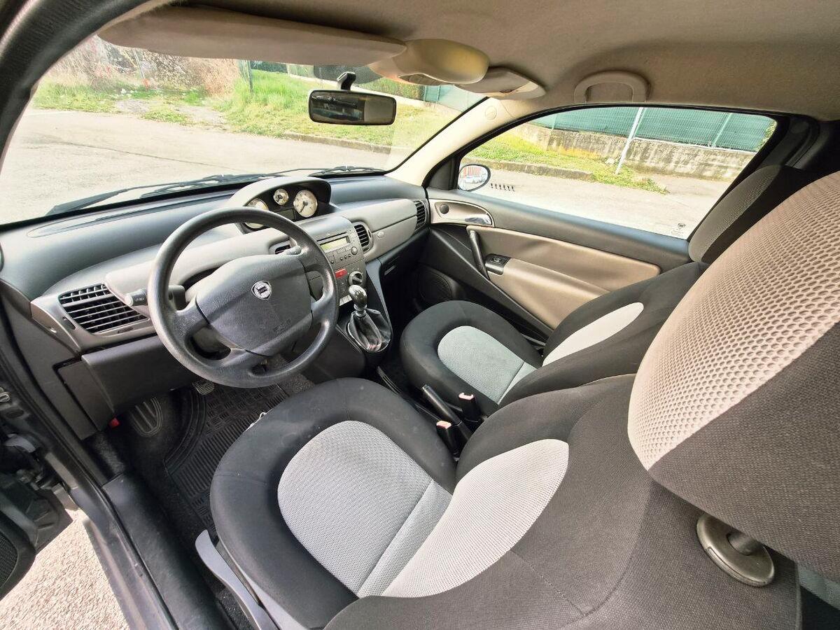 Lancia Ypsilon 1.2 8v 100