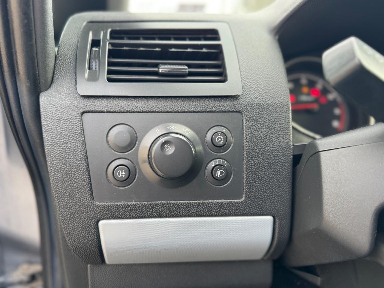 Opel Zafira 1.6 16V ecoM 94CV Cosmo