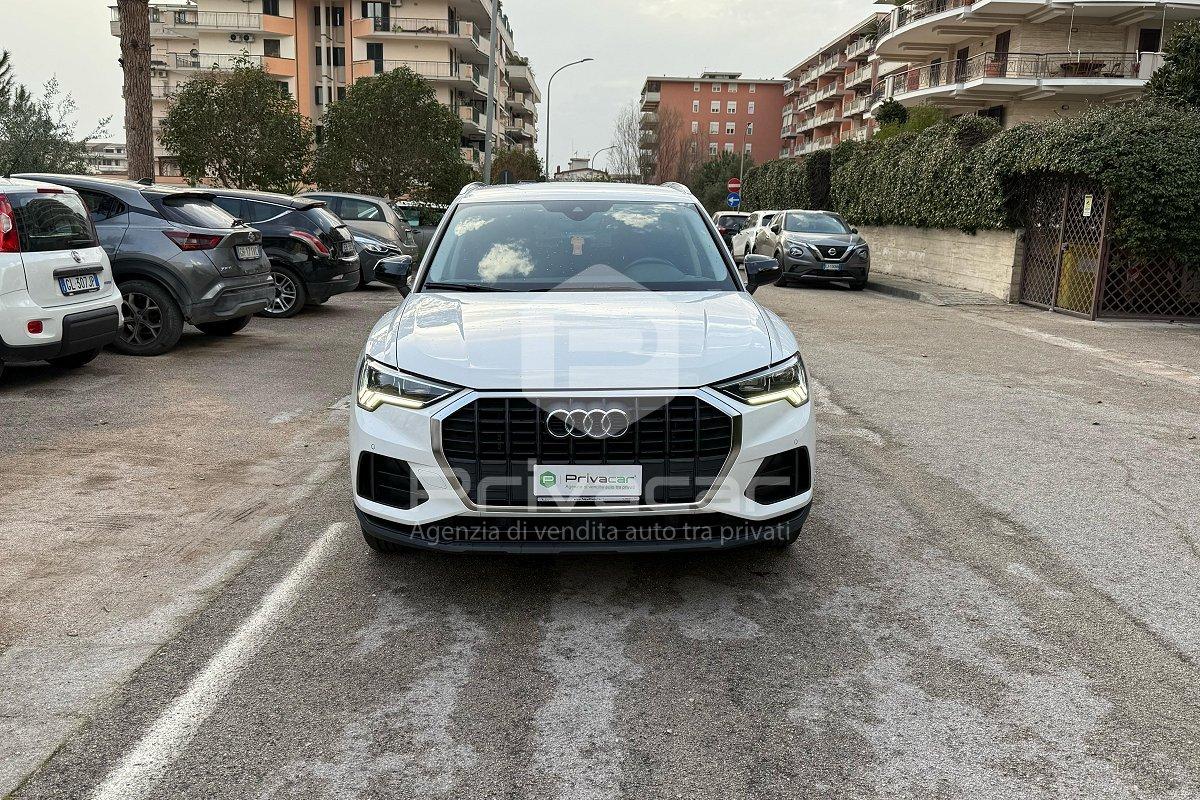 AUDI Q3 35 TDI S tronic Business Advanced