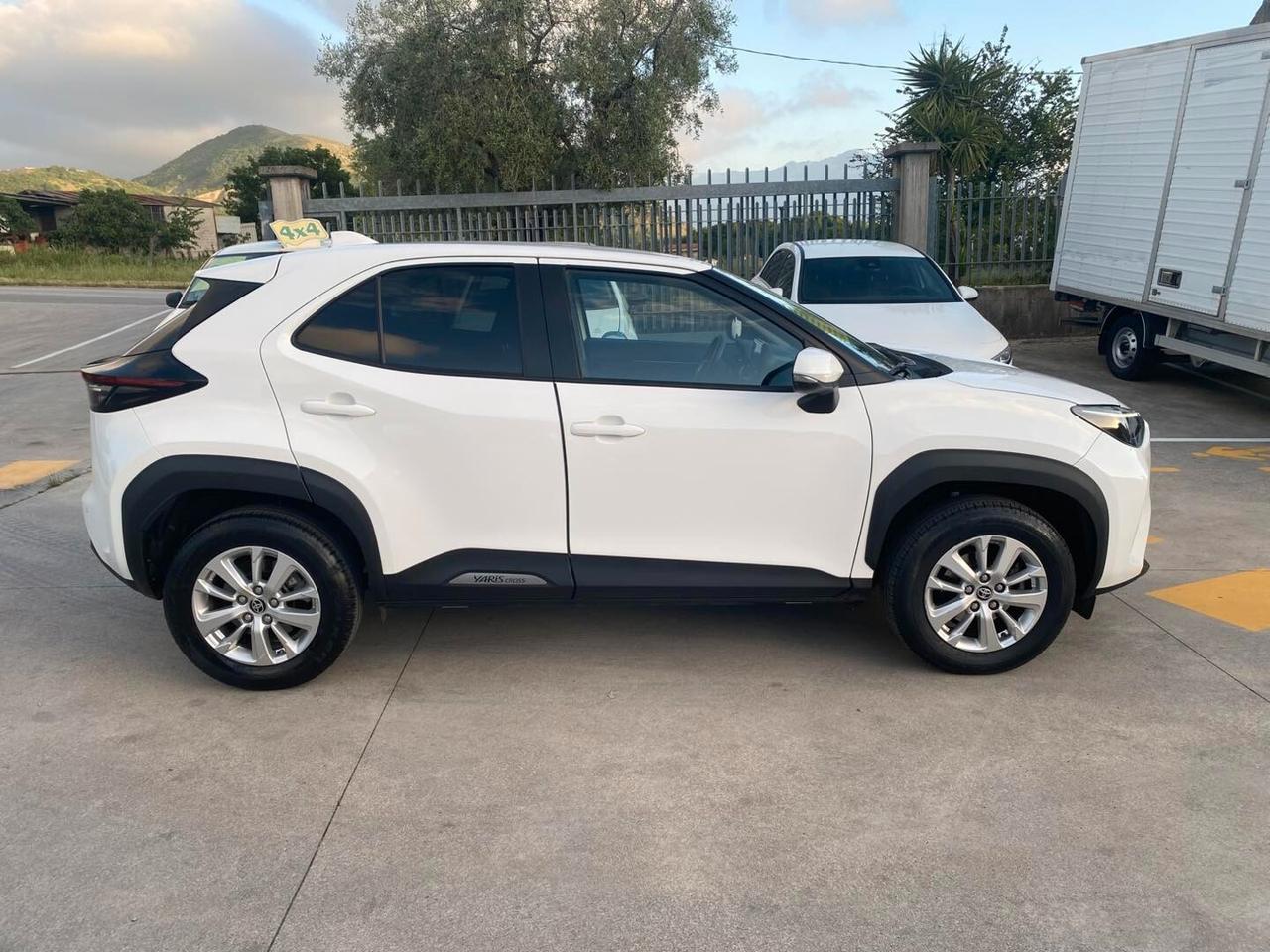 Toyota Yaris Cross 1.5 Hybrid (116 CV) E-CVT Business 2023