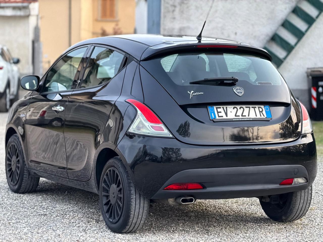Lancia Ypsilon 1.2 69 CV 5 porte Silver