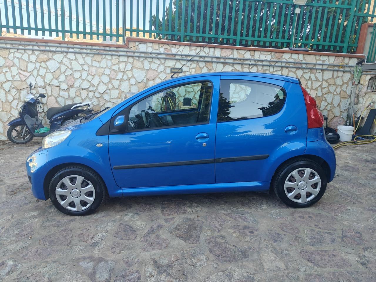 Peugeot 107 1.0 68CV 5p. Plaisir