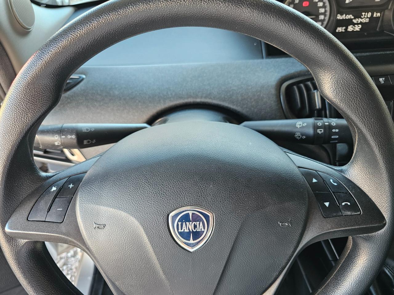 Lancia Ypsilon 1.2 69 CV 5 porte S&S Elefantino Blu