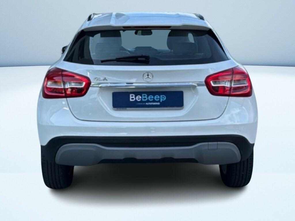 Mercedes GLA 180 180 D Business 7G-DCT