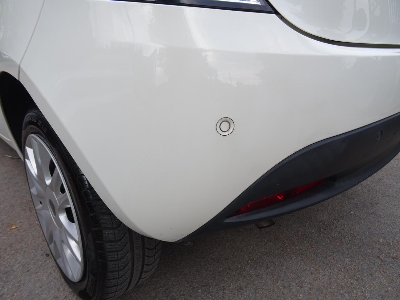 Lancia Ypsilon 1.2 69 CV 5p S&S TETTO APRIBILE