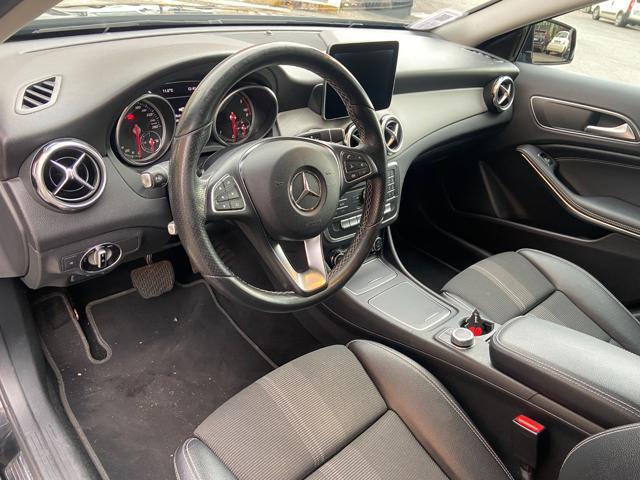 MERCEDES-BENZ GLA 200 d Automatic Premium