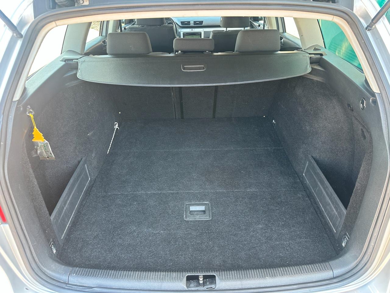 Volkswagen Passat 2.0 TDI DPF Var. Comfortline