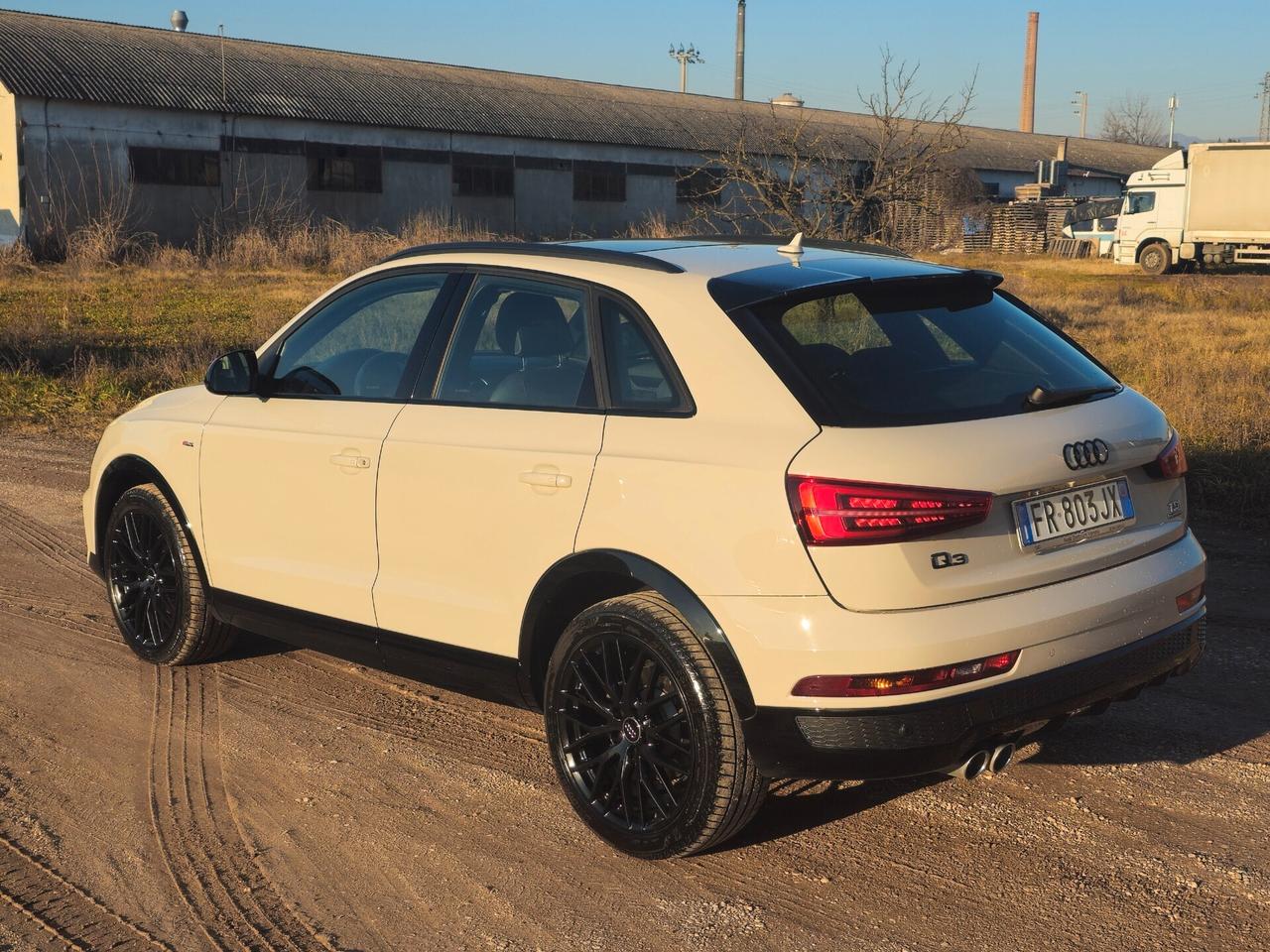 Audi Q3 2.0 TDI 150 CV quattro S tronic S line BLACK Edition