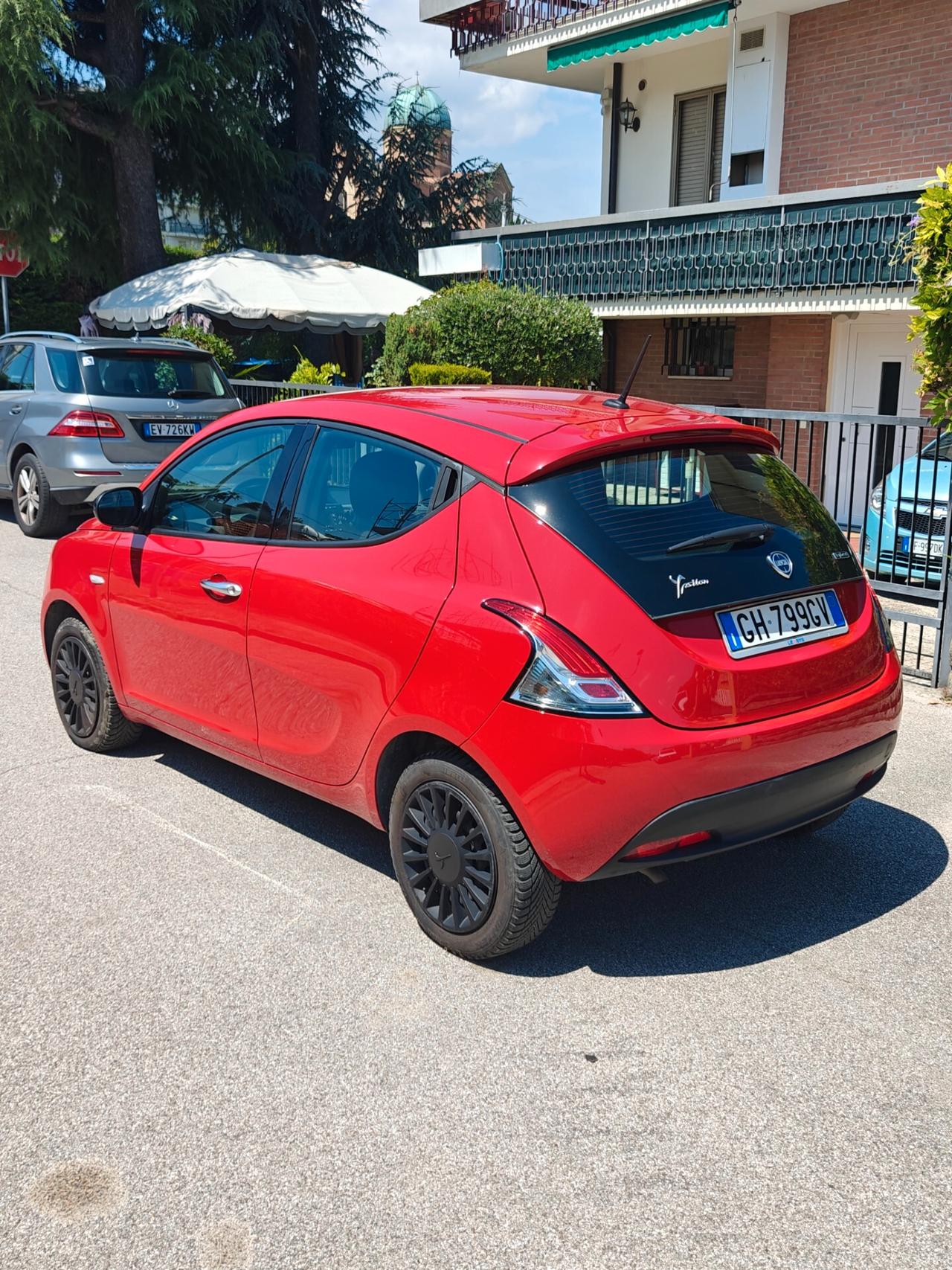 Lancia Ypsilon 1.0 Ibrida - Neopatentati unico proprietario