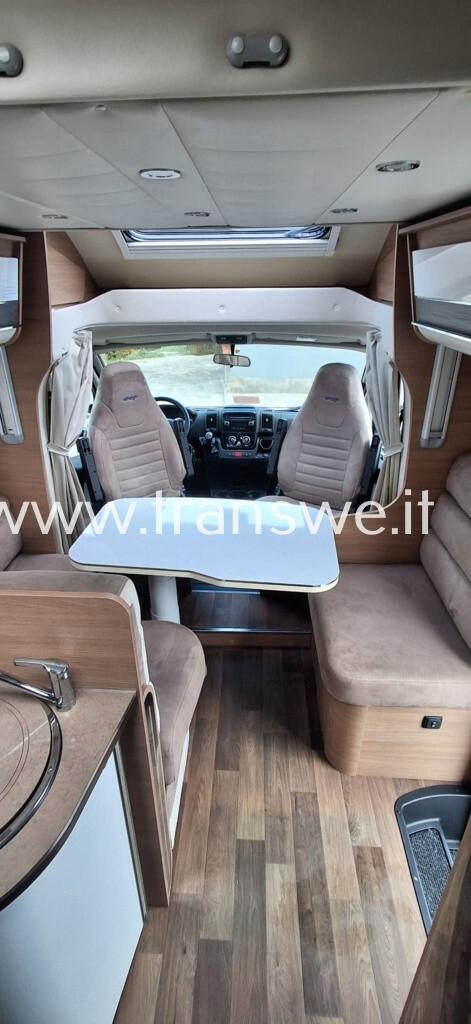 Elnagh T-LOFT 530 camper semintegrale con letti gemelli