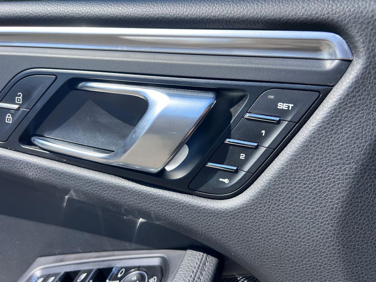 Porsche Macan 2.0 #10291