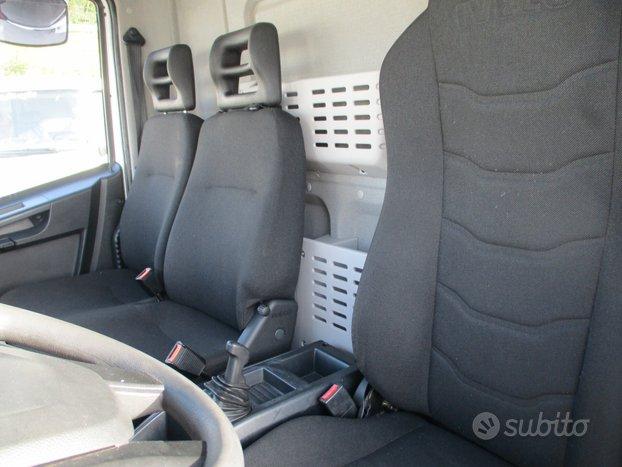 Iveco EUROCARGO 75-21 210CV E6 FURGONE 6M+PEDANA 2