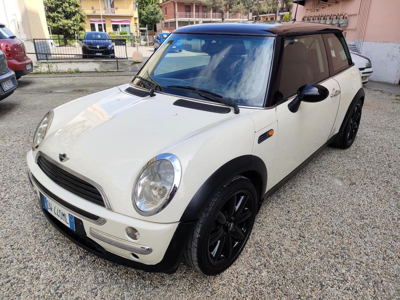 Mini 1.6 16V Cooper Harman Cardon