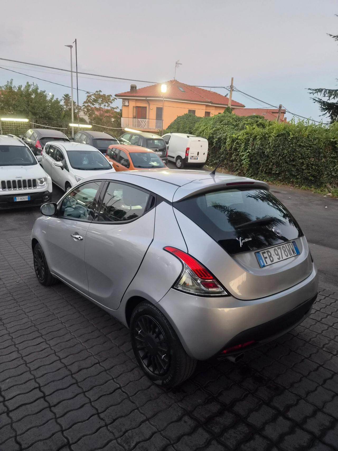 Lancia Ypsilon 1.2 69 CV 5 porte Platinum